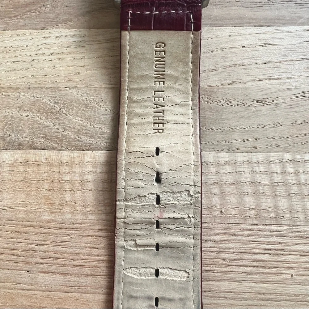 Unbranded rectangular red dial black leather watch NEW BATTERY